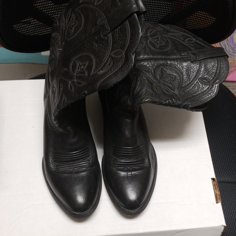 Ariat cowboy boots